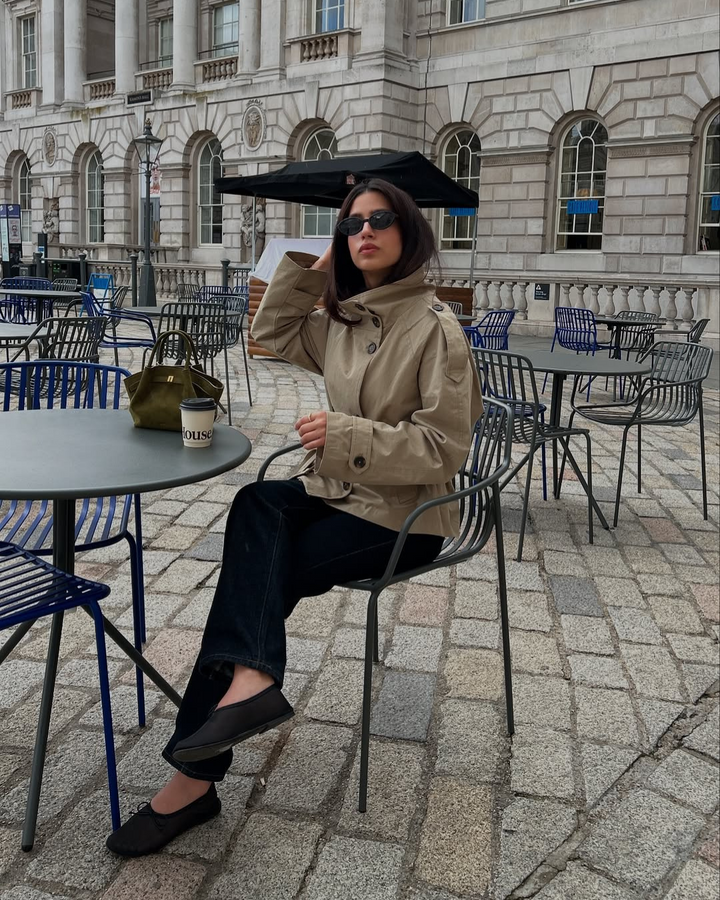 Alzea – Cropped Trench Coat with Belt